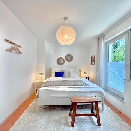 Timeless Apartment: Free Parking + Balcony + Netflix