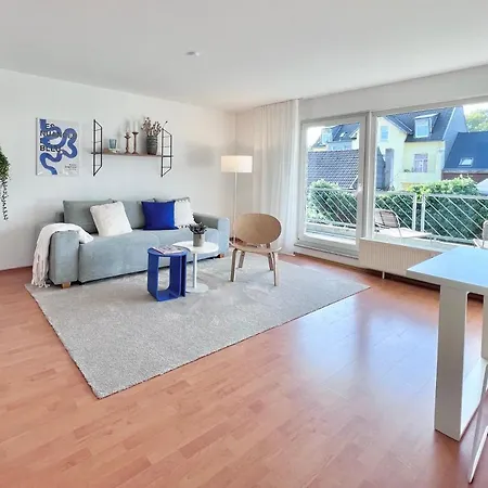 Timeless Apartment: Free Parking + Balcony + Netflix *