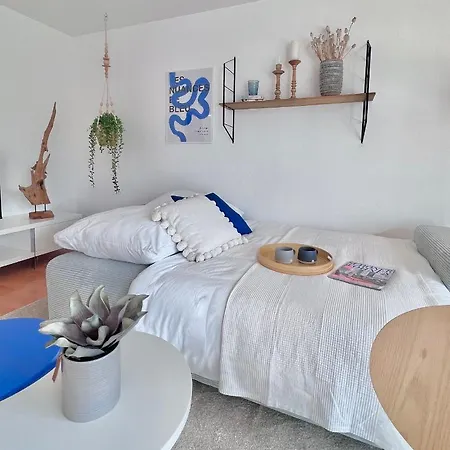 Апартаменты Timeless Apartment: Free Parking + Balcony + Netflix Вупперталь
