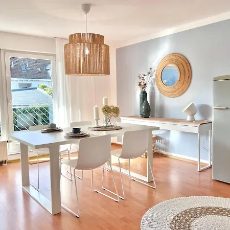 Timeless Apartment: Free Parking + Balcony + Netflix * Wuppertal